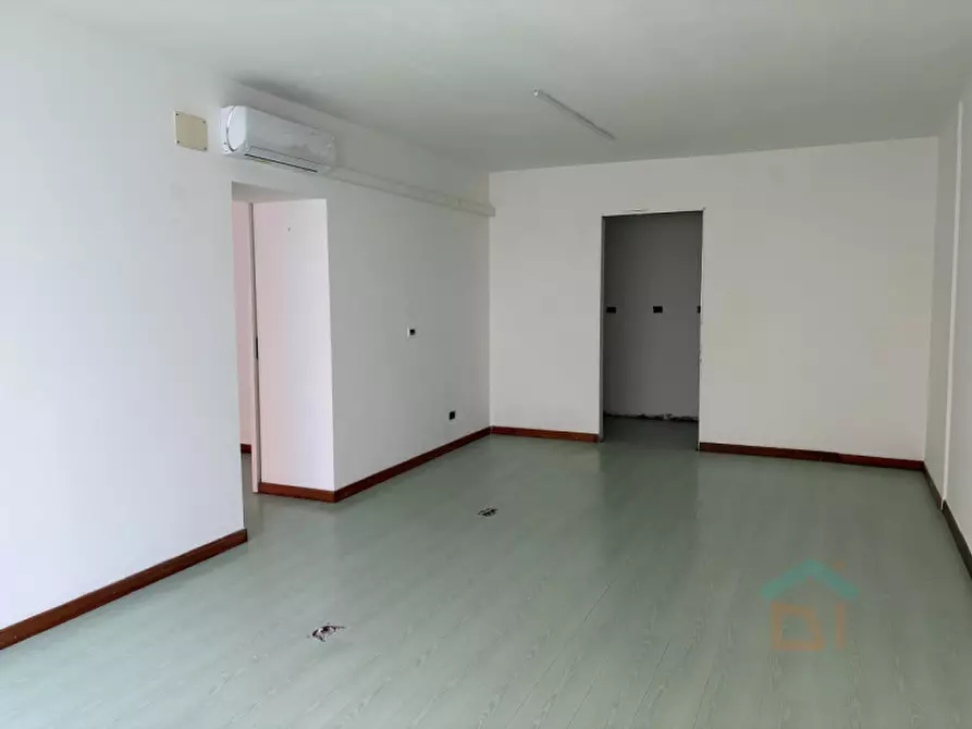 Immagine 1 di Negozio in vendita  in via Roma 43 a Cervignano Del Friuli