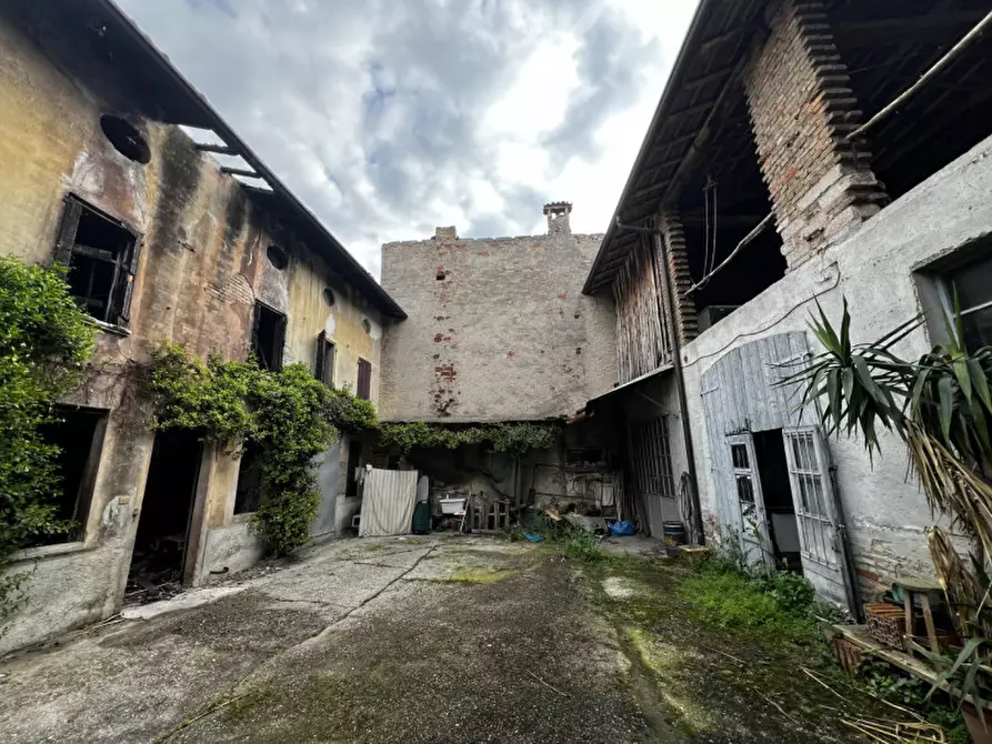 Immagine 8 di Casa indipendente in vendita  a Remedello