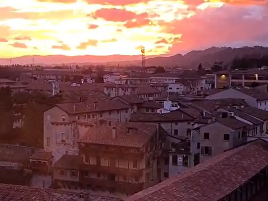 Immagine 1 di Attico in vendita  in Piazza Giuseppe Garibaldi a Bassano Del Grappa