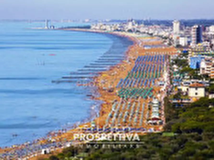 Immagine 2 di Negozio in vendita  in Via delle Meduse a Jesolo