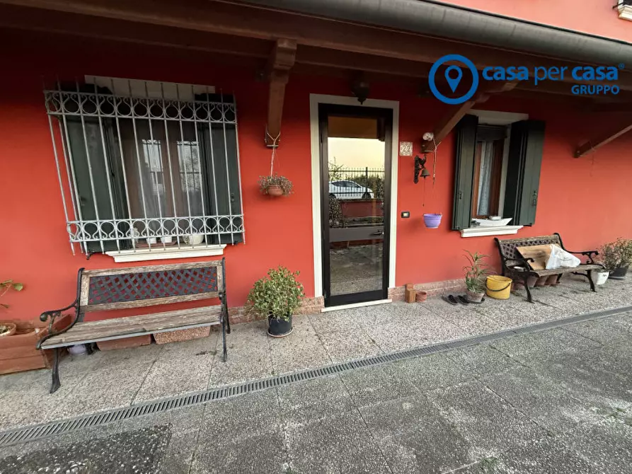 Immagine 1 di Villetta a schiera in affitto  in Località Artessura 22 a Adria