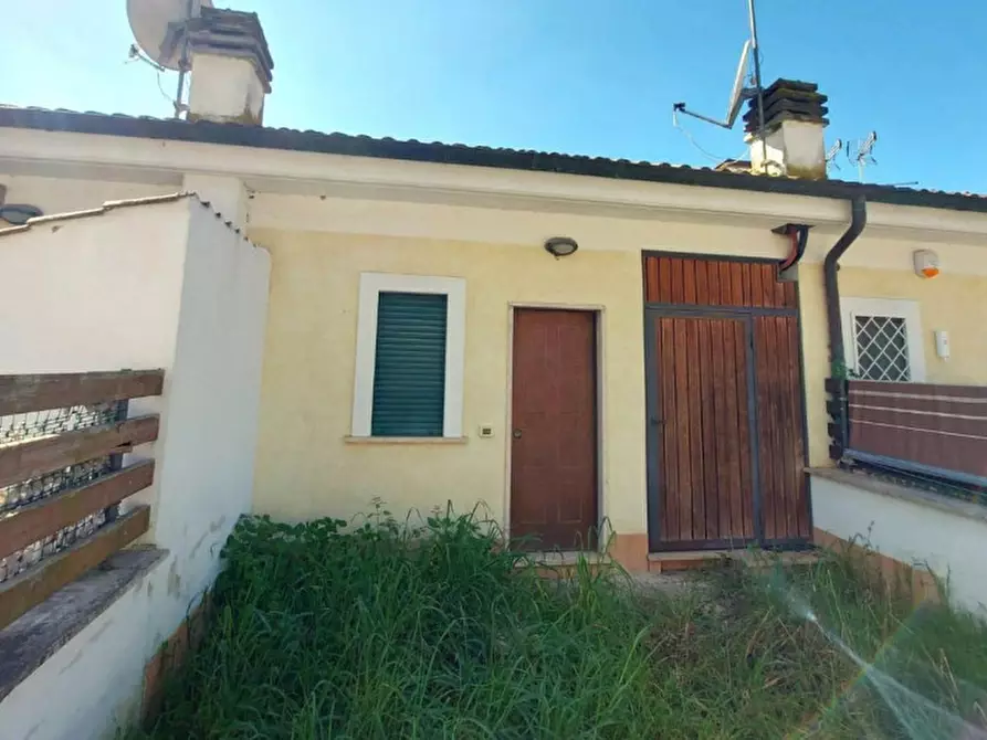 Immagine 1 di Villetta a schiera in vendita  in Via Calvi Risorta, 60/62, 00134 Schizzanello RM, Italia a Roma