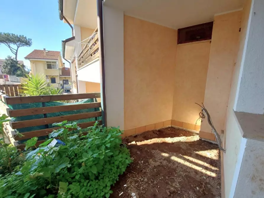 Immagine 12 di Villetta a schiera in vendita  in Via Calvi Risorta, 60/62, 00134 Schizzanello RM, Italia a Roma