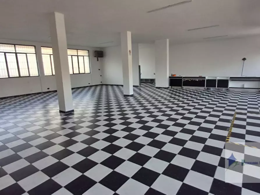 Immagine 2 di Negozio in vendita  in Via Milano 47 a Turbigo