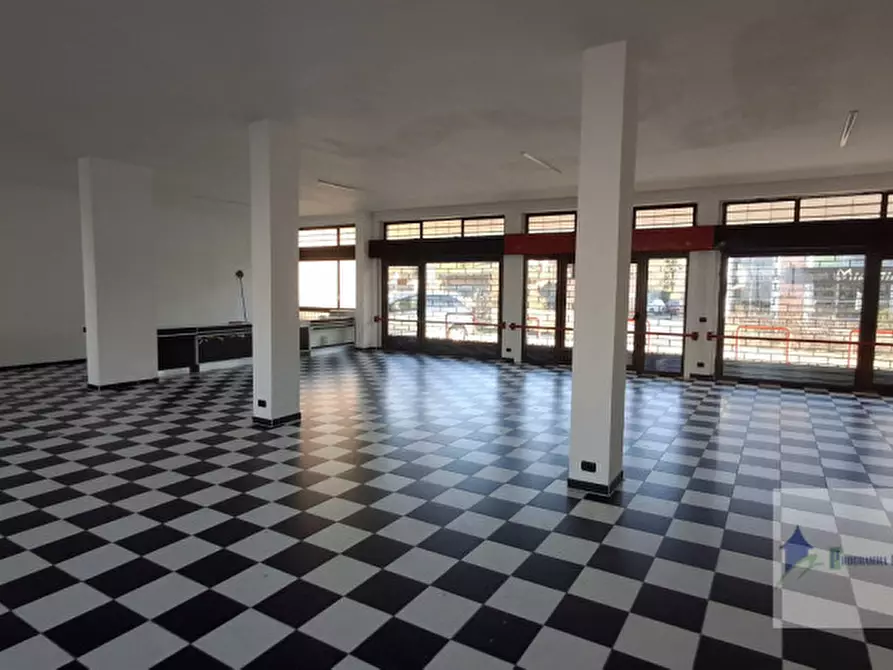 Immagine 6 di Negozio in vendita  in Via Milano 47 a Turbigo