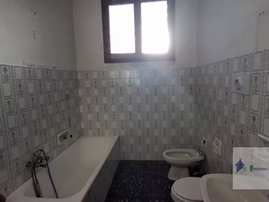 Immagine 10 di Negozio in vendita  in Via Milano 47 a Turbigo