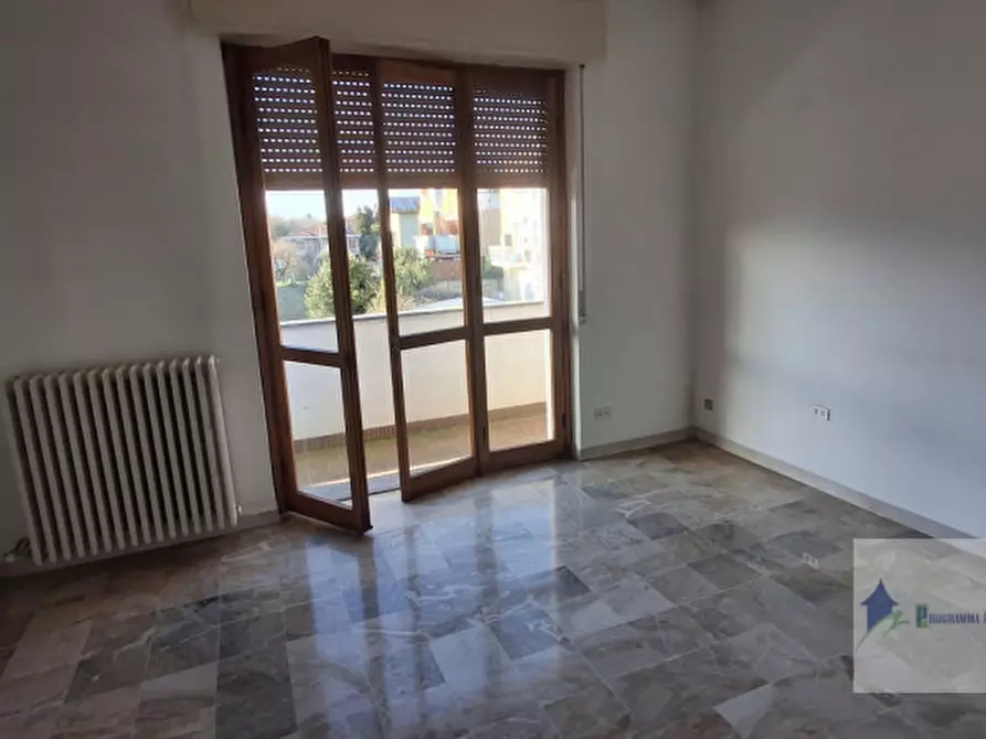 Immagine 17 di Negozio in vendita  in Via Milano 47 a Turbigo