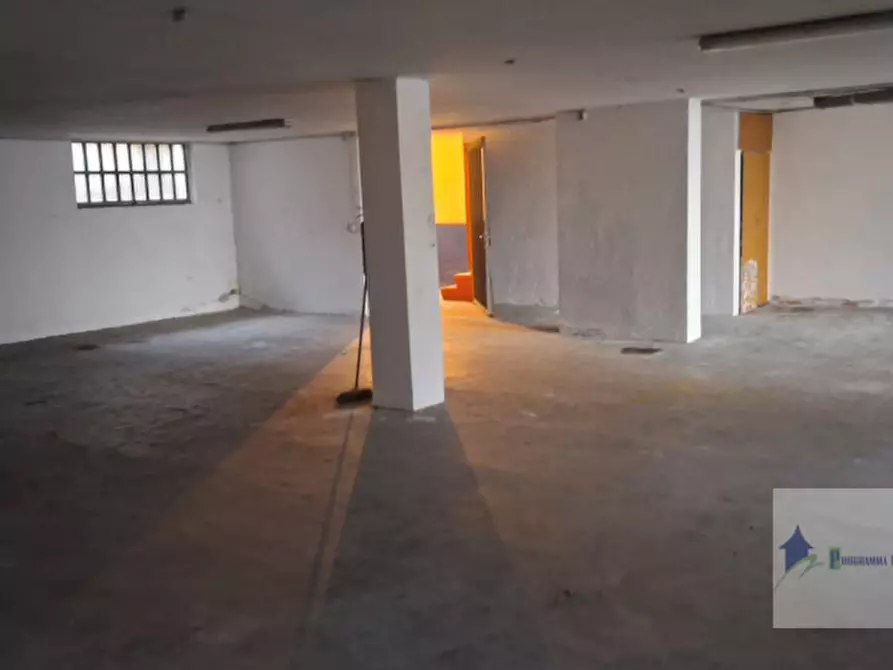 Immagine 31 di Negozio in vendita  in Via Milano 47 a Turbigo