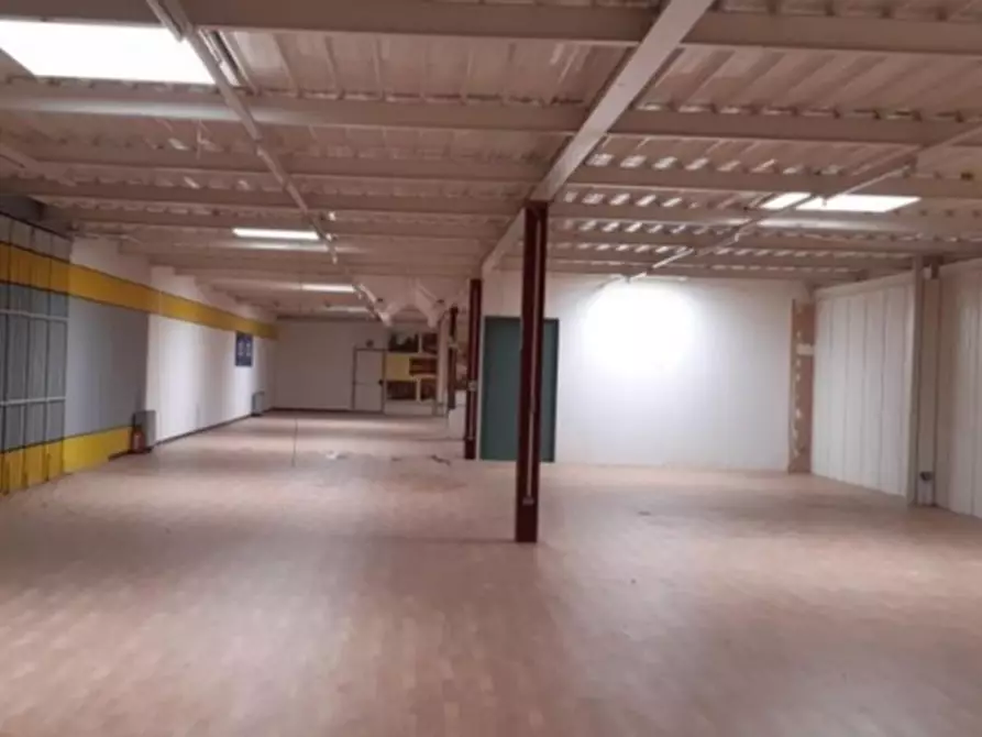 Immagine 9 di Capannone industriale in vendita  in Via Amedeo Avogadro, 3, 61032 Rosciano PU, Italia a Fano