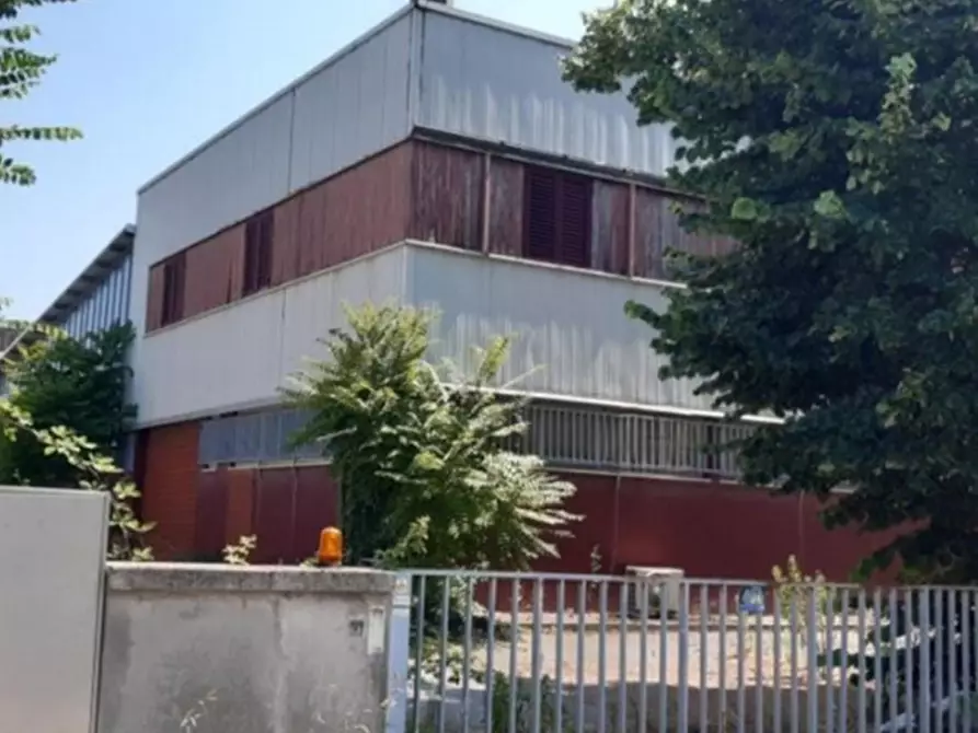 Immagine 1 di Capannone industriale in vendita  in Via Amedeo Avogadro, 3, 61032 Rosciano PU, Italia a Fano