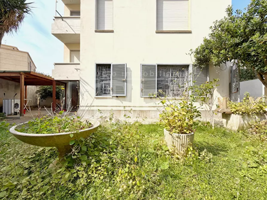 Immagine 1 di Appartamento in vendita  in Via Duca Cosimo 55 a Livorno