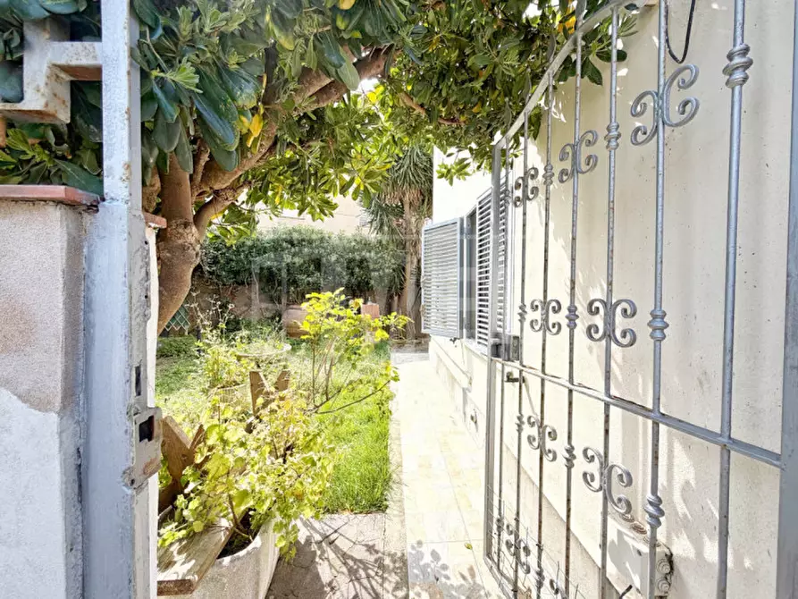 Immagine 5 di Appartamento in vendita  in Via Duca Cosimo 55 a Livorno