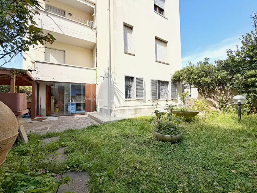 Immagine 20 di Appartamento in vendita  in Via Duca Cosimo 55 a Livorno