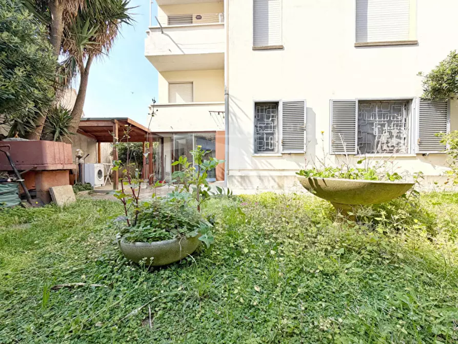 Immagine 21 di Appartamento in vendita  in Via Duca Cosimo 55 a Livorno