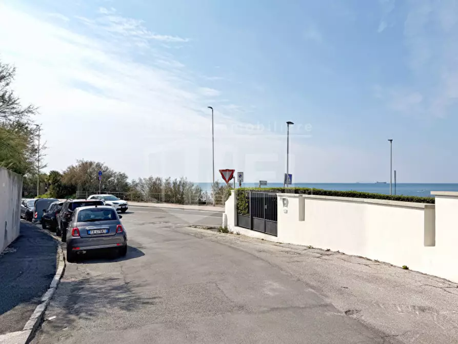 Immagine 24 di Appartamento in vendita  in Via Duca Cosimo 55 a Livorno