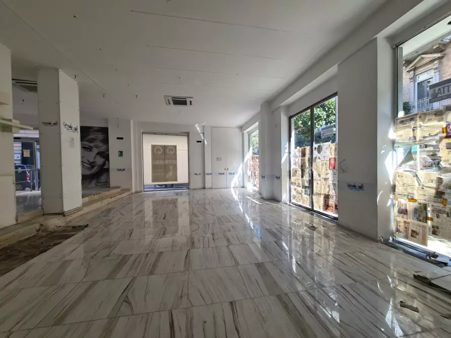 Immagine 4 di Attività commerciale in affitto  a Bisceglie