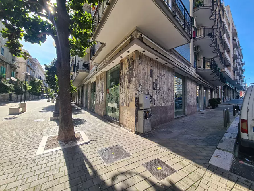 Immagine 10 di Attività commerciale in affitto  a Bisceglie