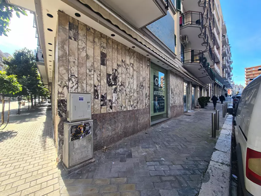 Immagine 12 di Attività commerciale in affitto  a Bisceglie