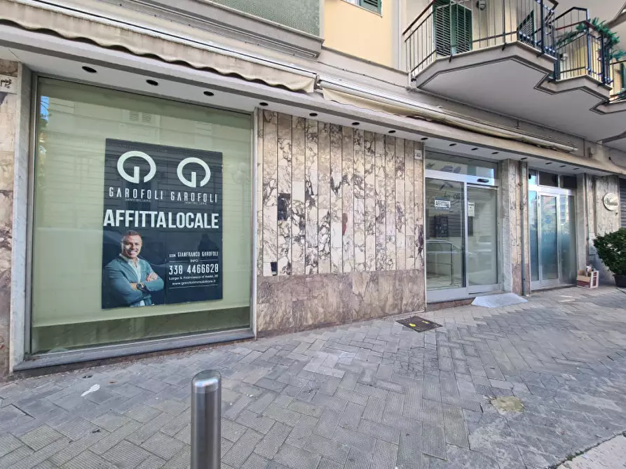 Immagine 13 di Attività commerciale in affitto  a Bisceglie