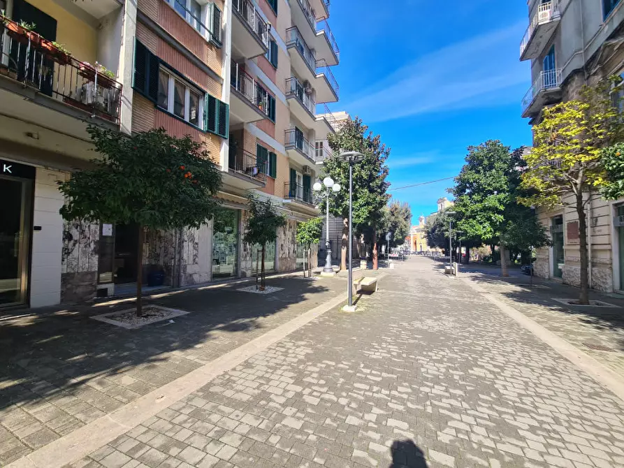 Immagine 15 di Attività commerciale in affitto  a Bisceglie