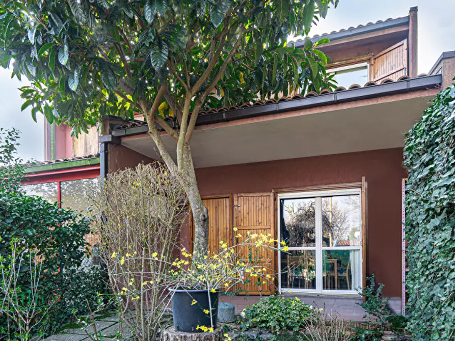 Immagine 5 di Villa in vendita  in Via dei Ciclamini a Marzabotto