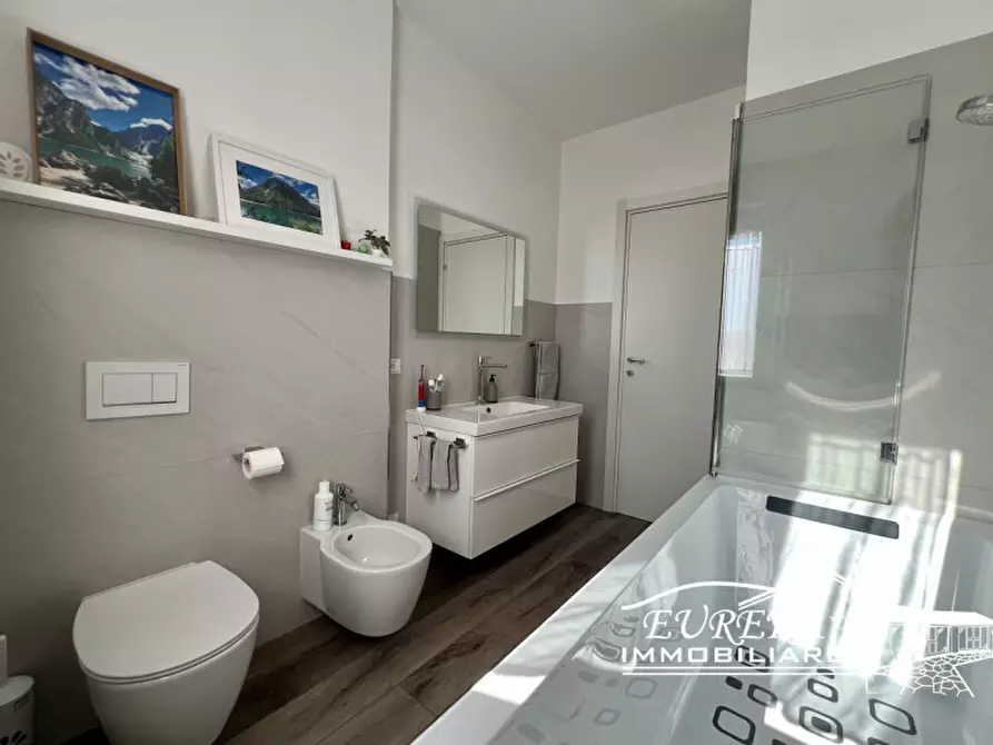 Immagine 38 di Casa indipendente in vendita  in Via Piemonte a Castiglione Del Lago