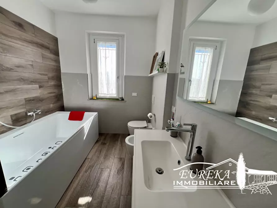 Immagine 39 di Casa indipendente in vendita  in Via Piemonte a Castiglione Del Lago