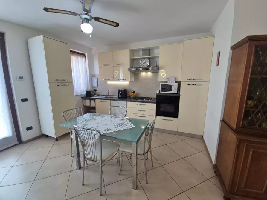 Immagine 2 di Appartamento in vendita  in Via L. Bassani a Villafranca Di Verona