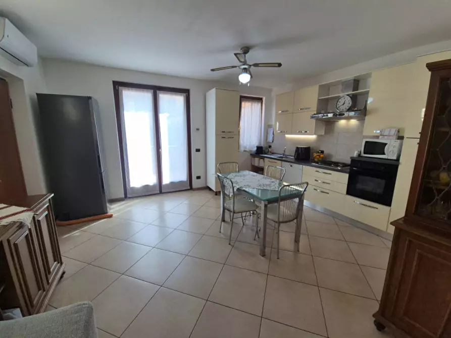 Immagine 6 di Appartamento in vendita  in Via L. Bassani a Villafranca Di Verona