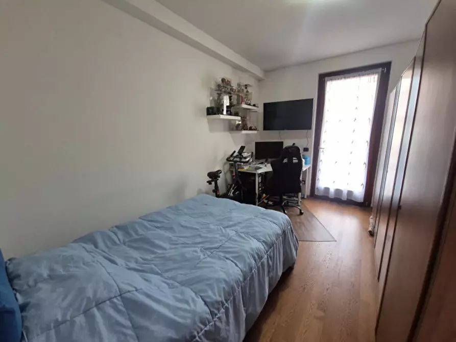 Immagine 9 di Appartamento in vendita  in Via L. Bassani a Villafranca Di Verona