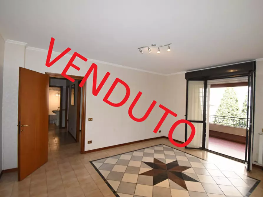 Immagine 1 di Appartamento in vendita  in Via Erminia Frezzolini a Roma