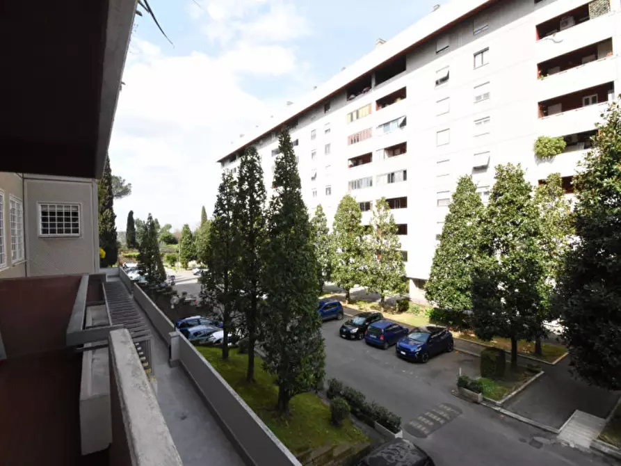 Immagine 2 di Appartamento in vendita  in Via Erminia Frezzolini a Roma