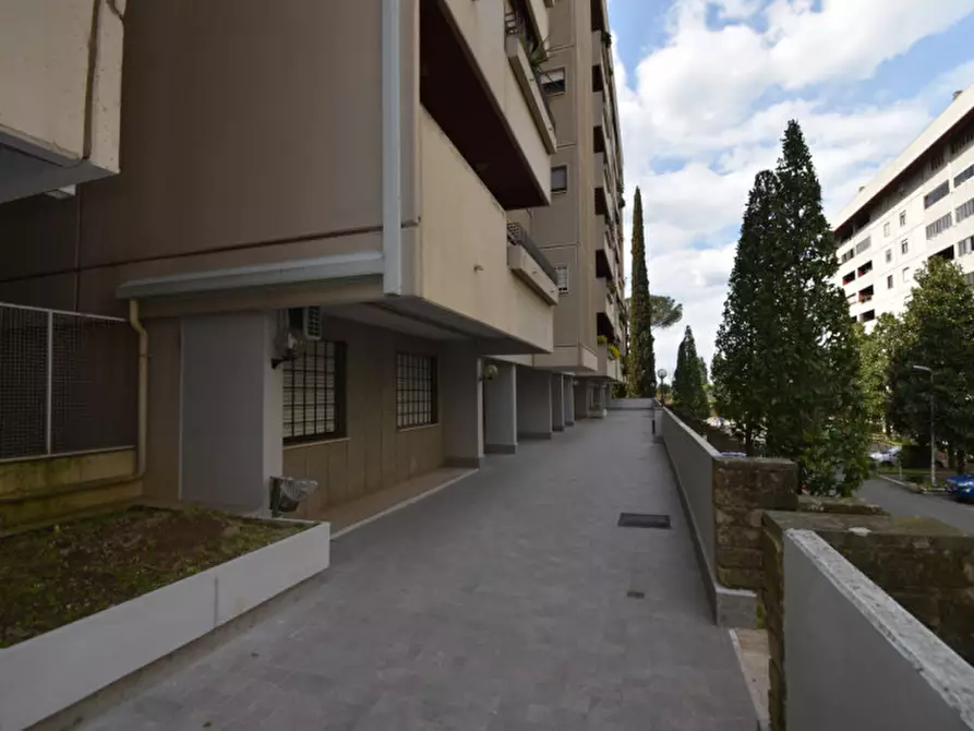 Immagine 2 di Appartamento in vendita  in Via Erminia Frezzolini a Roma