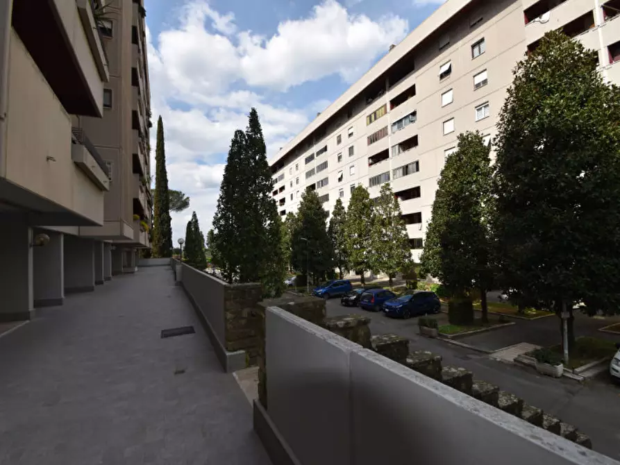 Immagine 3 di Appartamento in vendita  in Via Erminia Frezzolini a Roma