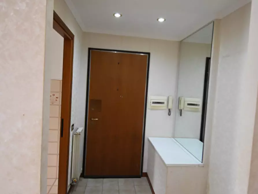 Immagine 6 di Appartamento in vendita  in Via Erminia Frezzolini a Roma