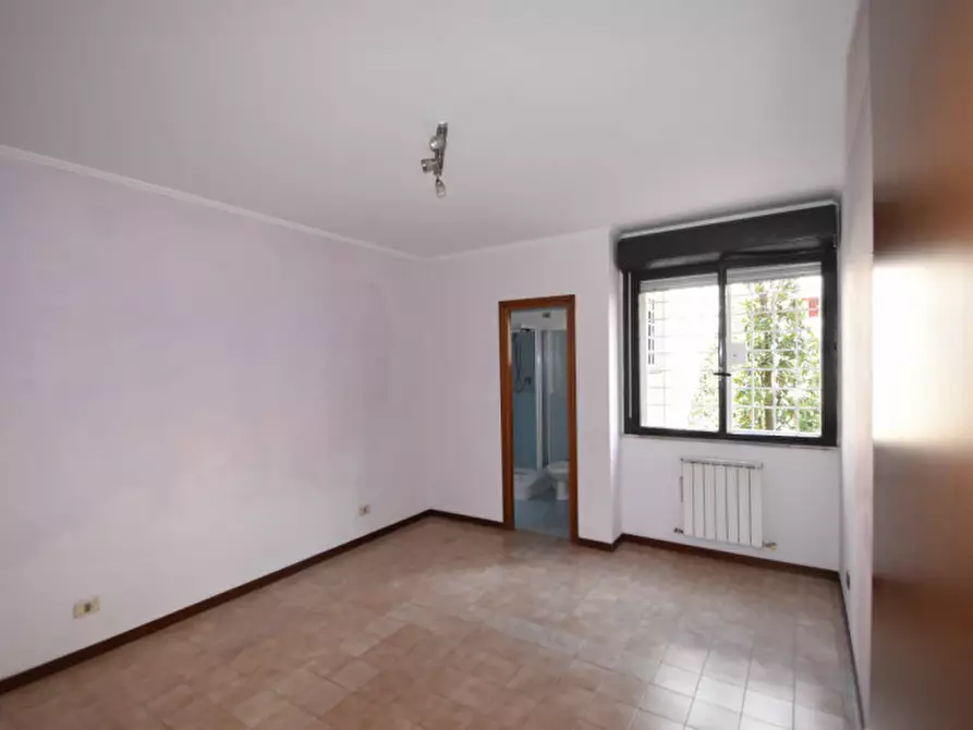 Immagine 12 di Appartamento in vendita  in Via Erminia Frezzolini a Roma
