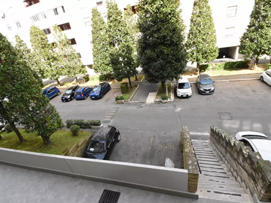 Immagine 17 di Appartamento in vendita  in Via Erminia Frezzolini a Roma