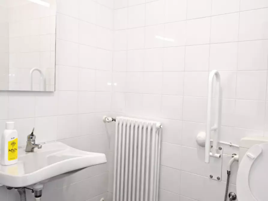 Immagine 12 di Ufficio in affitto  in Via Giovanni Giolitti 12 A a Parma