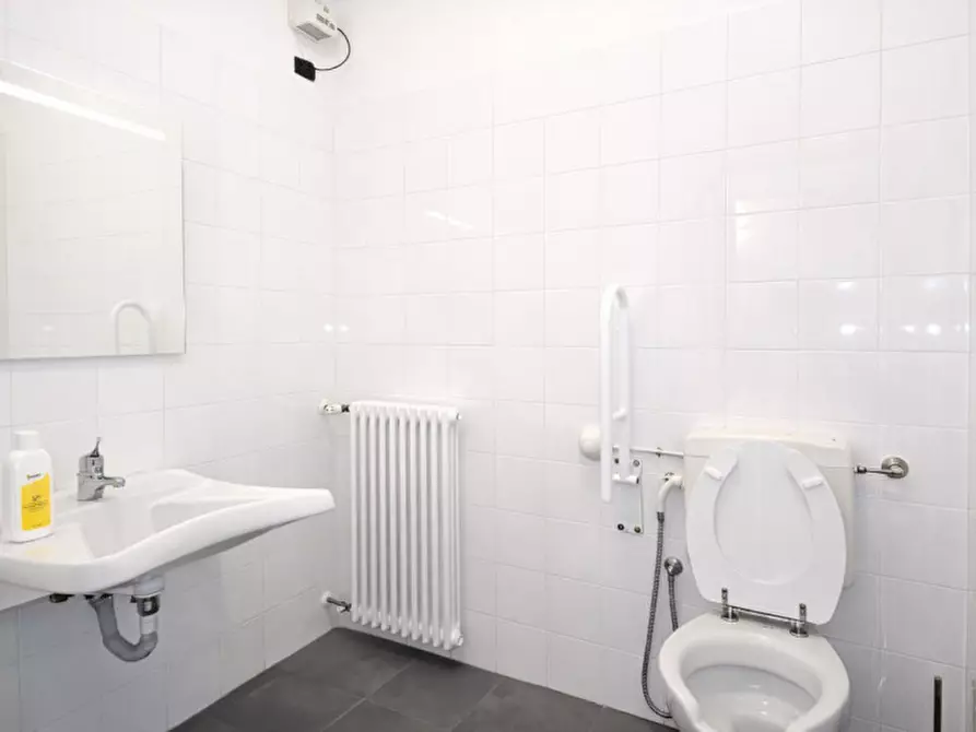 Immagine 18 di Ufficio in affitto  in Via Giovanni Giolitti 12 A a Parma