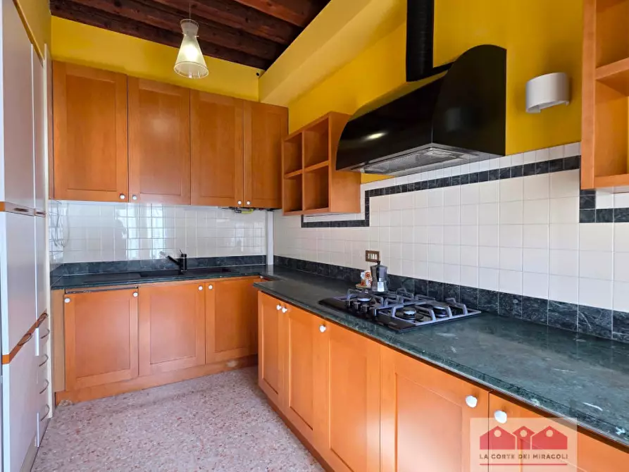 Immagine 1 di Appartamento in vendita  a Vicenza