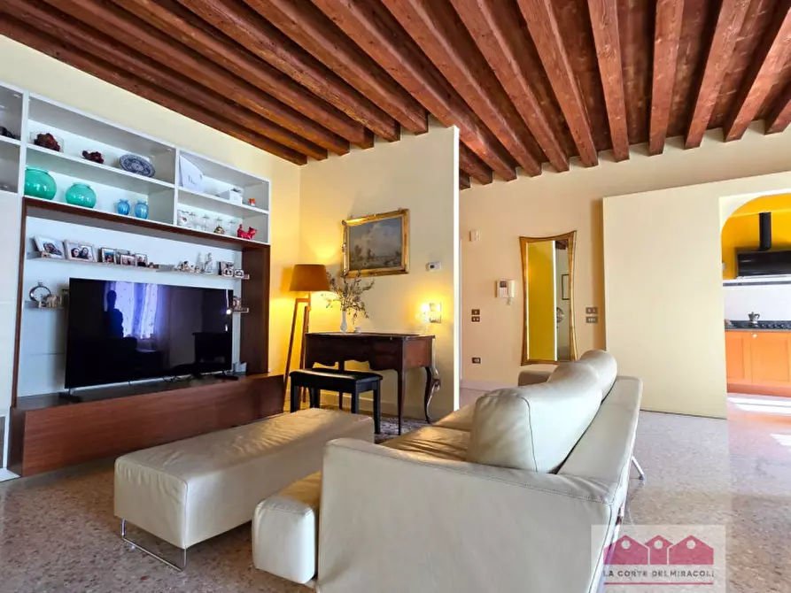 Immagine 3 di Appartamento in vendita  a Vicenza