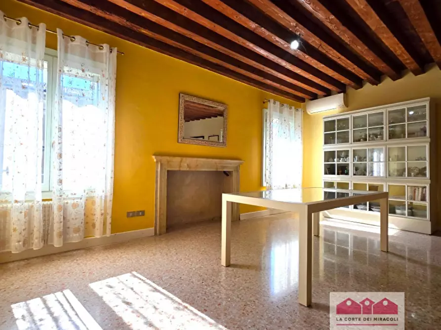 Immagine 4 di Appartamento in vendita  a Vicenza