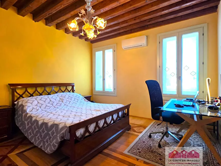 Immagine 9 di Appartamento in vendita  a Vicenza