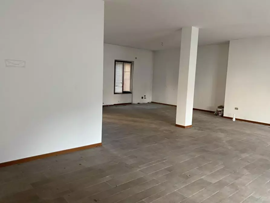 Immagine 14 di Ufficio in vendita  in piazza Mosignor Chiodi a Verdello