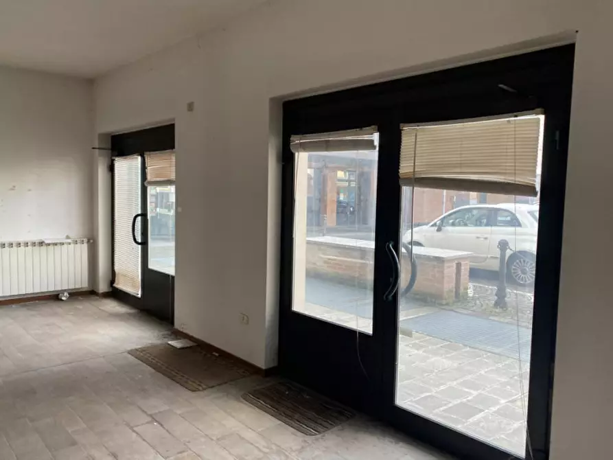 Immagine 15 di Ufficio in vendita  in piazza Mosignor Chiodi a Verdello