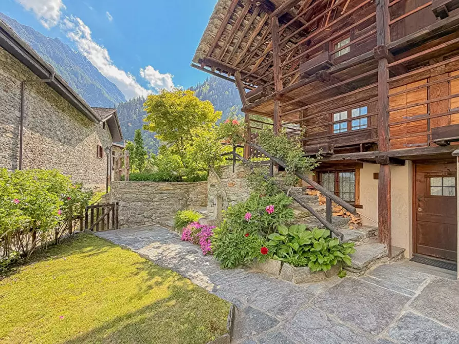 Immagine 4 di Casa indipendente in vendita  in Reale Inferiore a Alagna Valsesia