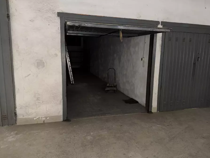Immagine 4 di Garage in vendita  in via Portazza a Bologna