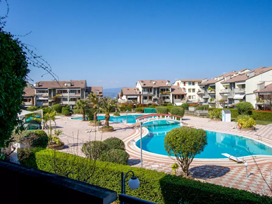 Immagine 1 di Appartamento in vendita  a Desenzano Del Garda