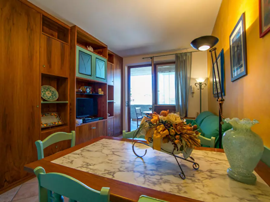 Immagine 4 di Appartamento in vendita  a Desenzano Del Garda