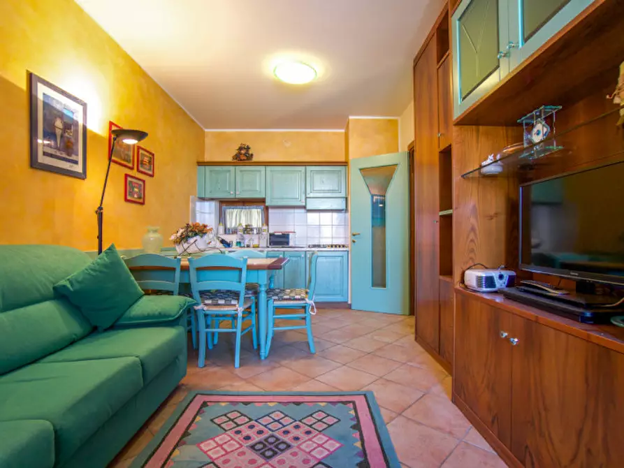 Immagine 5 di Appartamento in vendita  a Desenzano Del Garda